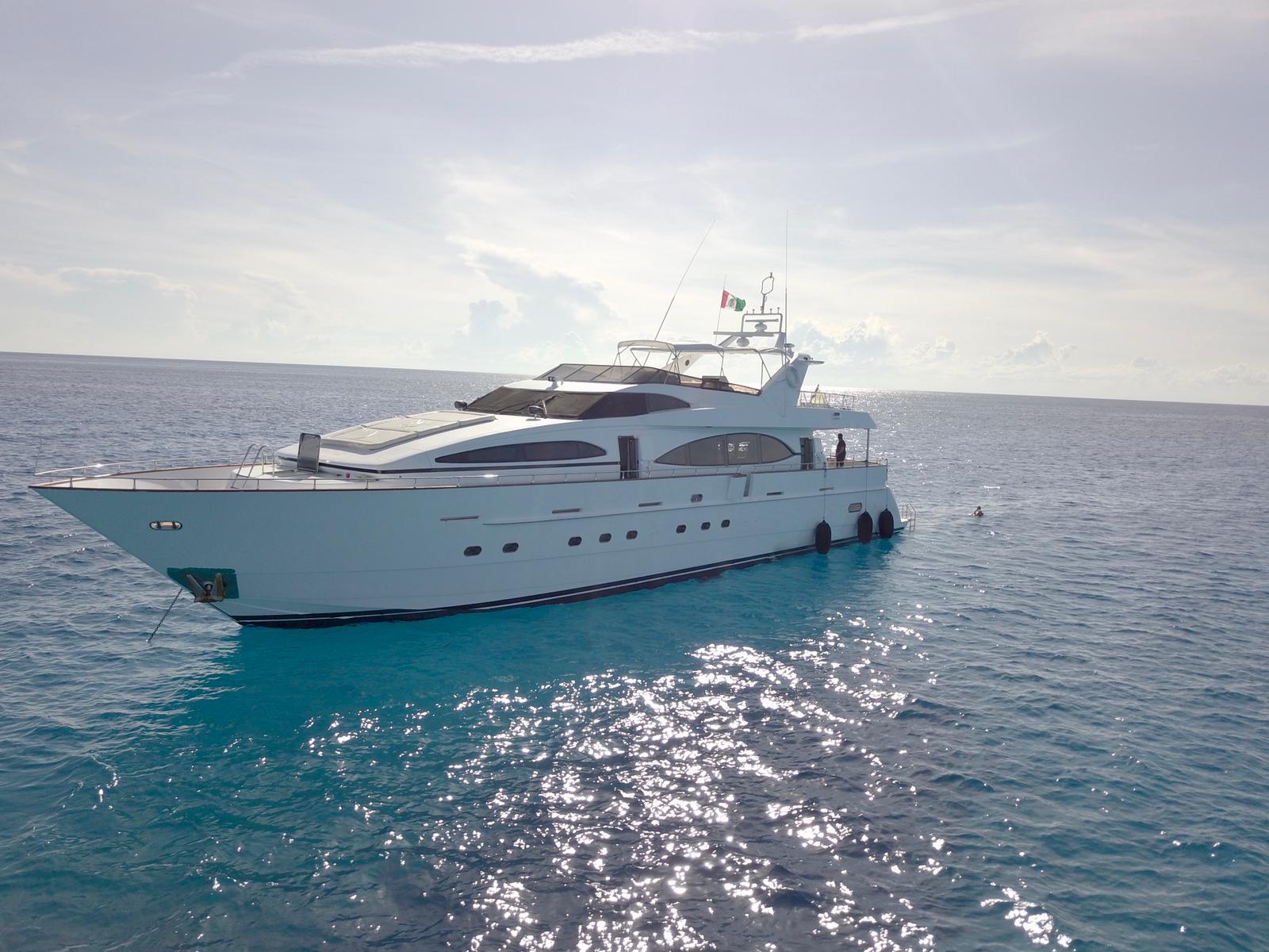 Superyacht Cancun Rental