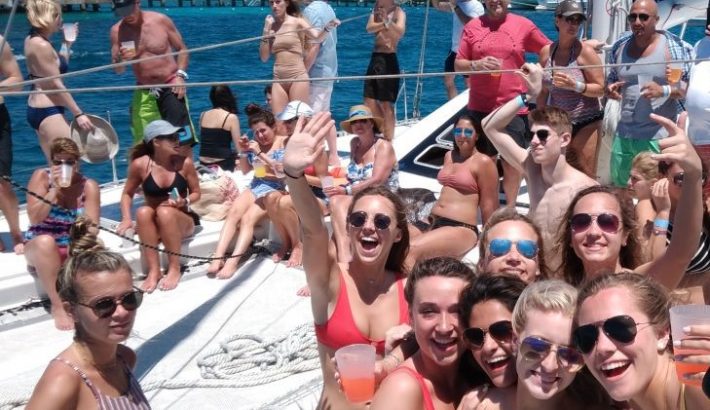 How To Throw The Best Party Boat for Adults In Cancun