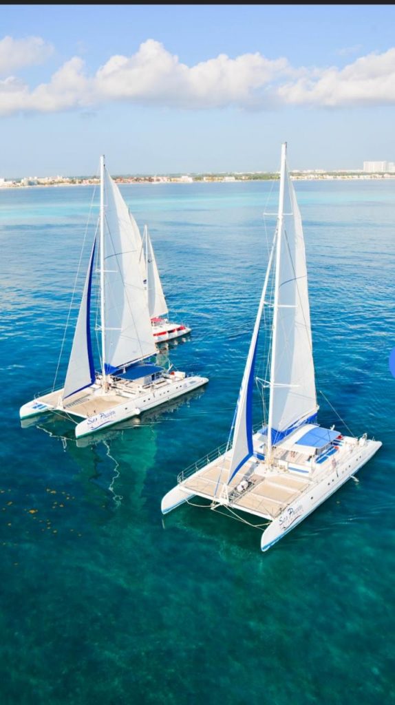 Large Catamaran Cancun Rental
