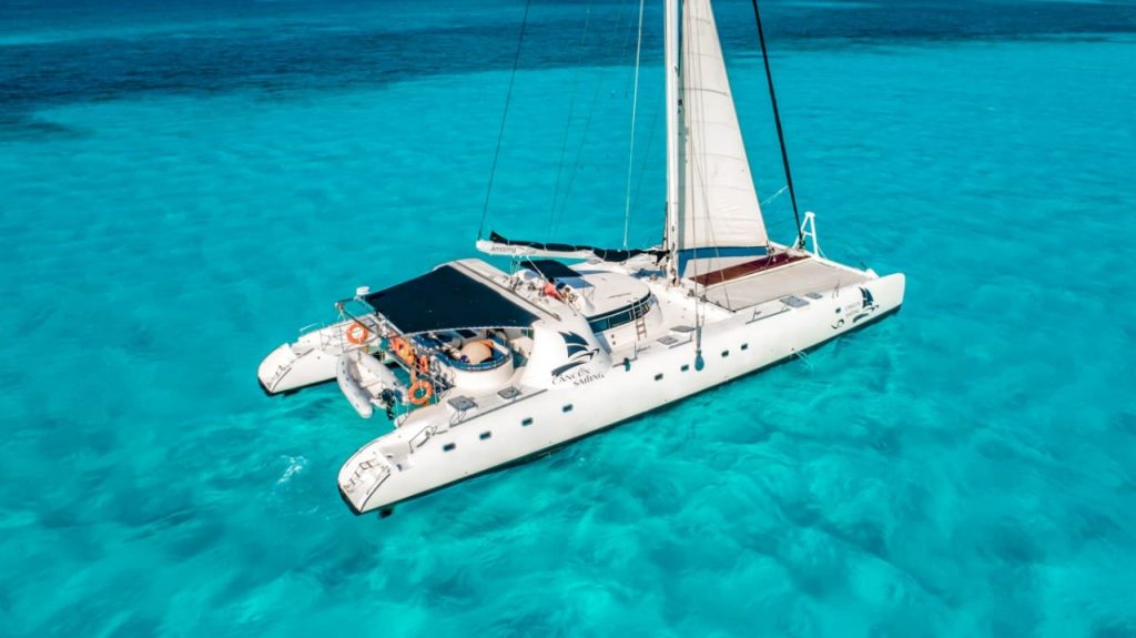 Luxury Catamaran Boat Hire in Cancun for Private Tours - Luxury Yacht Rental