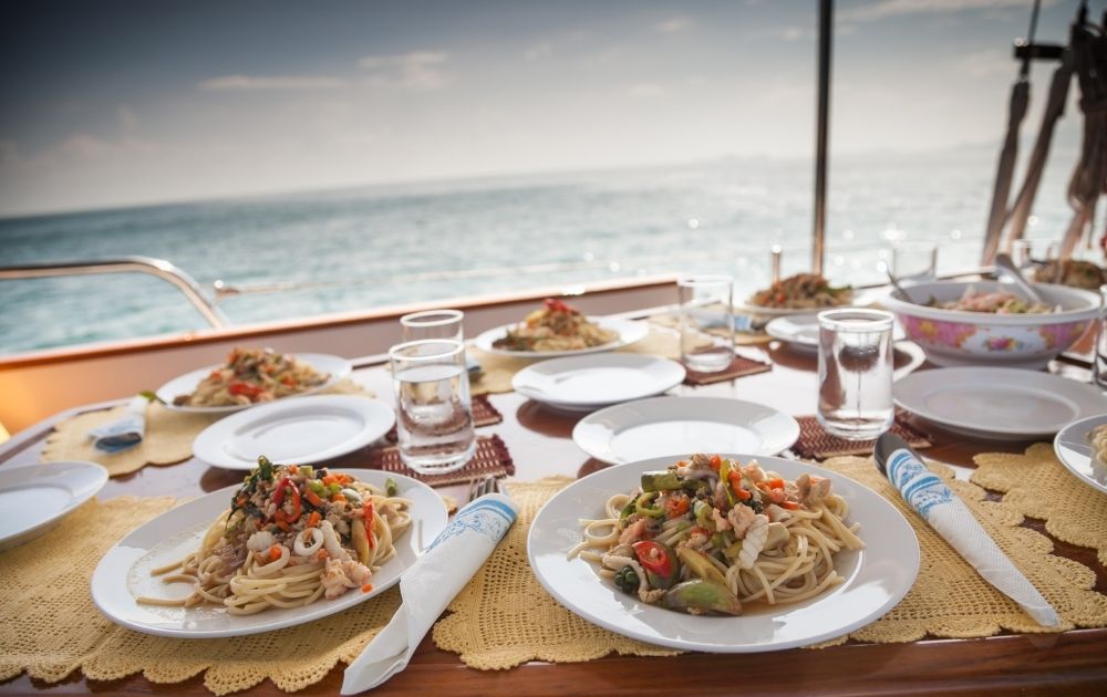 Best Yacht Rental in Cancun with Chef - Luxury Cancun Yacht Rental