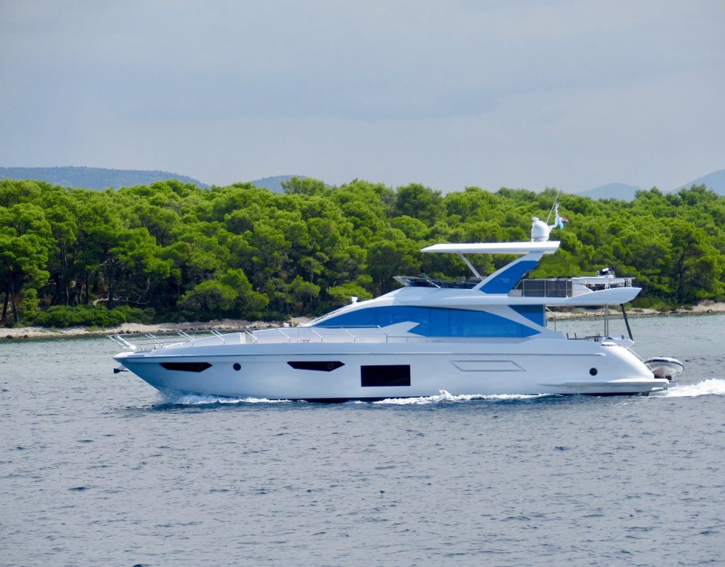 Summer vs Winter Yacht Cruises in Cancun - Luxury Yacht Rental Cancun